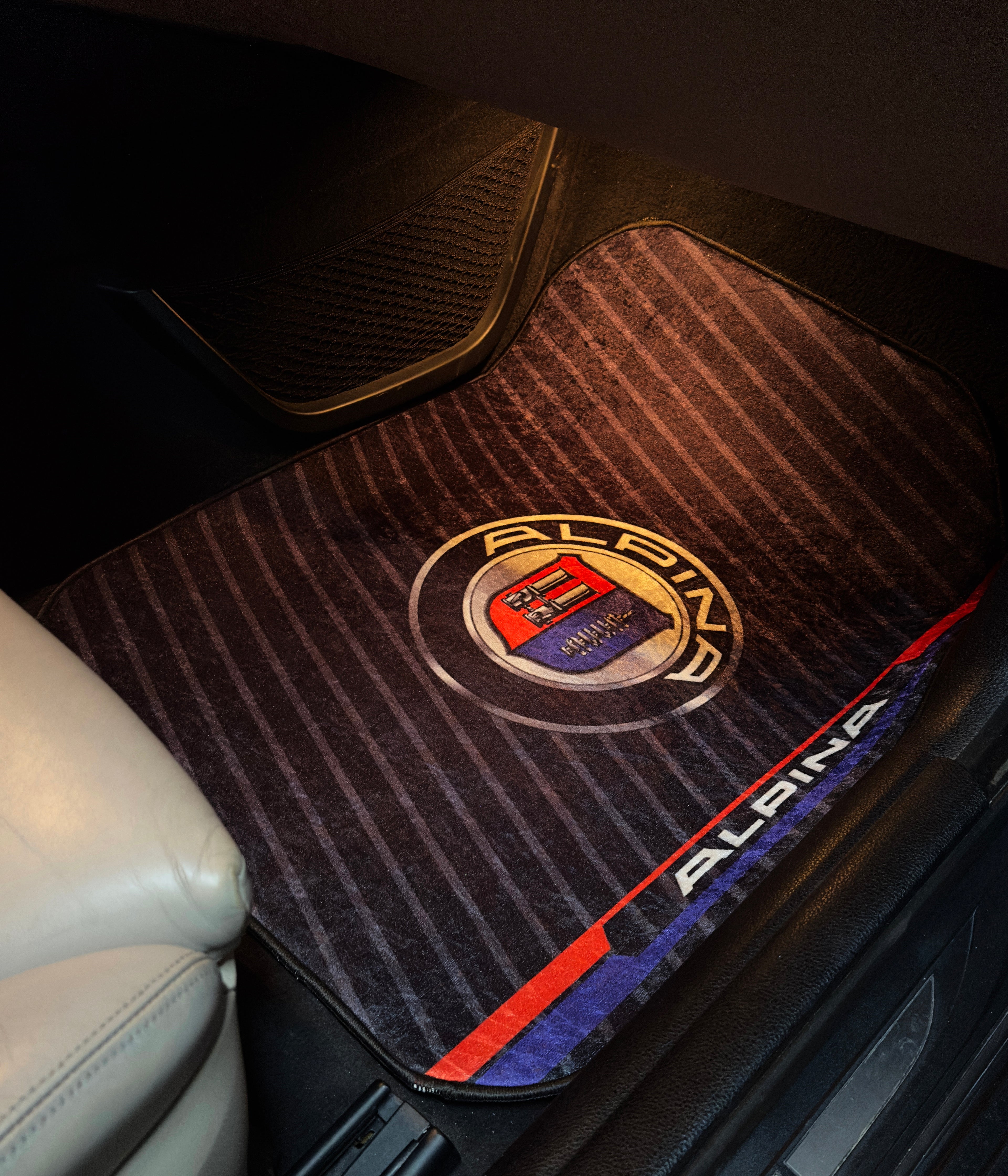 Alpina Universal Car Floor Mat 4pcs Carpet Mat Set