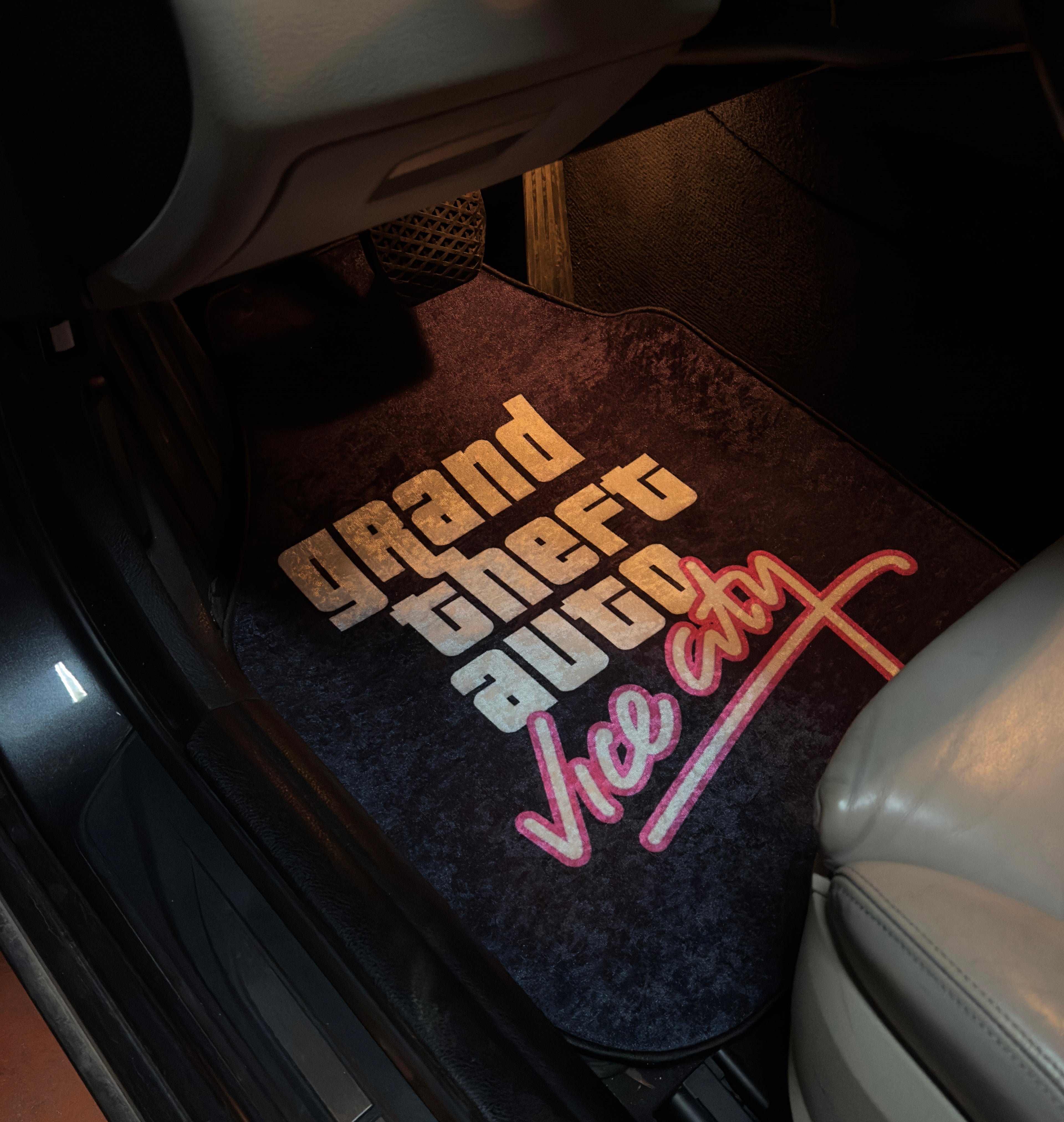 Universal Car Floor Mat 4pcs Carpet Mat Set
