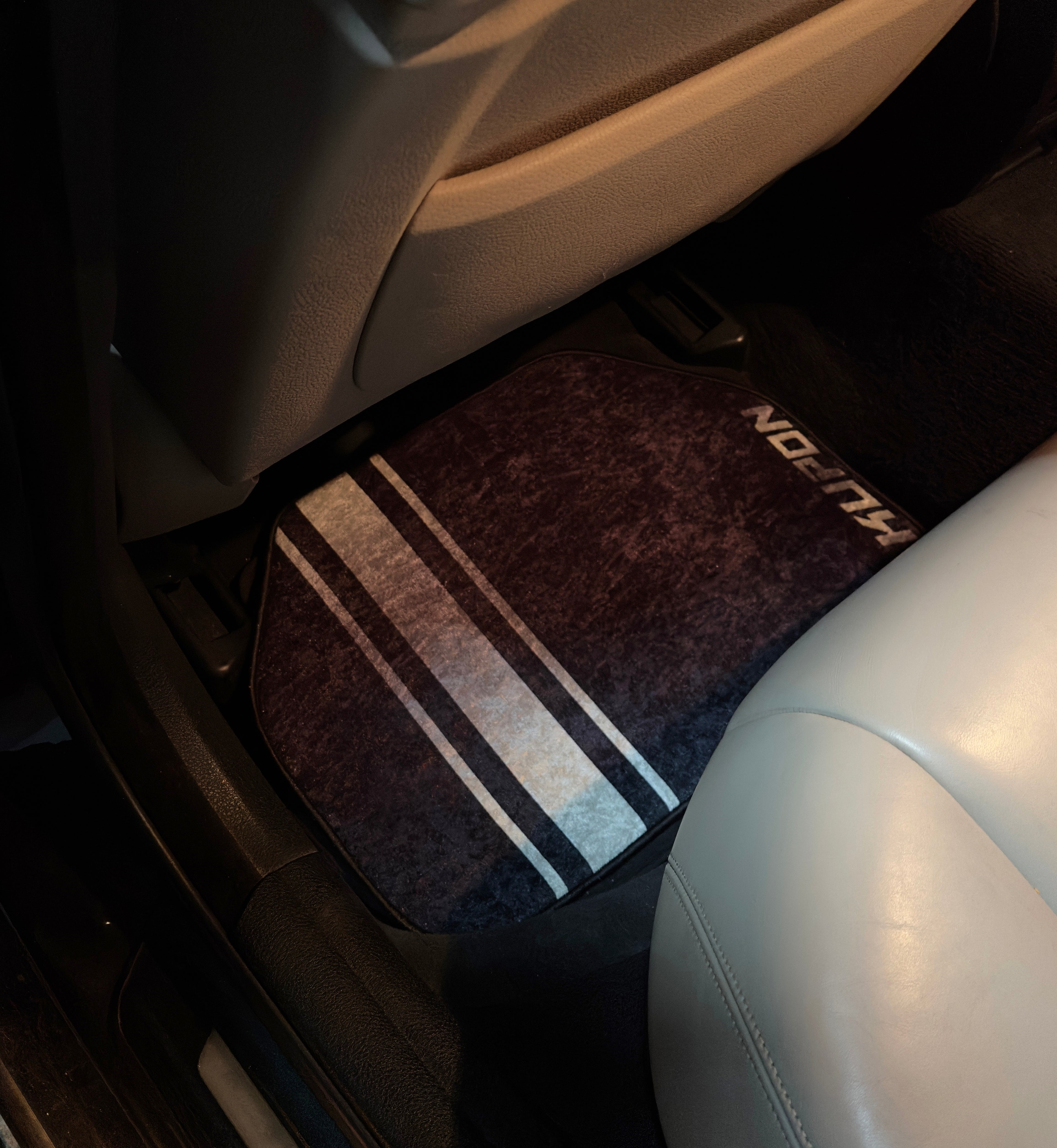 Universal Car Floor Mat 4pcs Carpet Mat Set